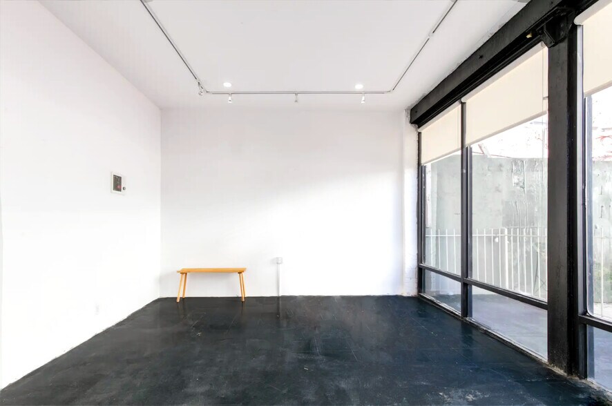 More Photos Of 58 Ainslie St, Brooklyn Freestanding For Lease