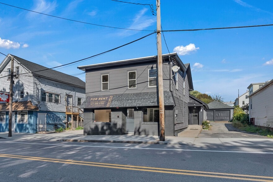 More Photos Of 415 Broad St, Cumberland Flex For Lease