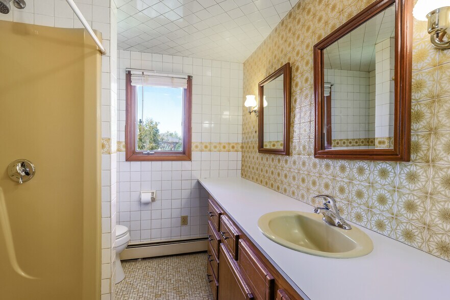 More Photos Of 199 Main St, Shrewsbury Specialty For Sale