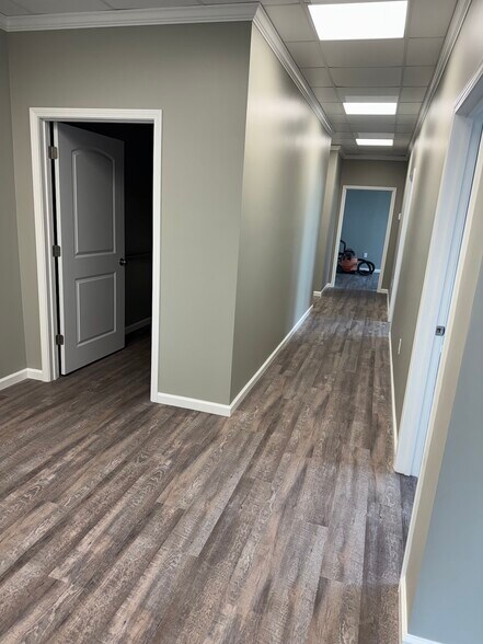 More Photos Of 347 20th St W, Jasper Office For Lease