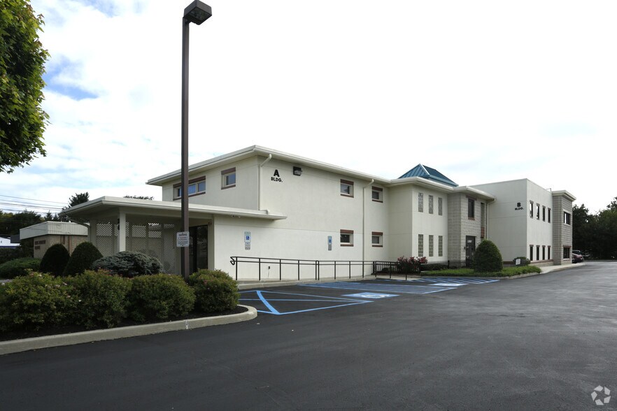 More Photos Of 34 Scotch Rd, Ewing Medical For Lease