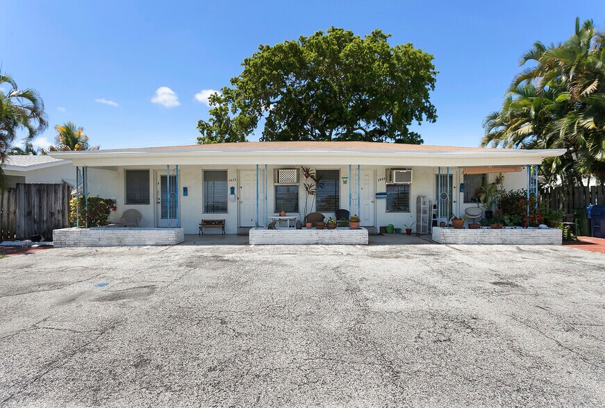 More Photos Of 1933 NE 26th Dr, Wilton Manors Apartments For Sale