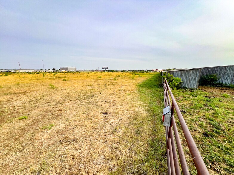 More Photos Of 4901 Eagle Pass Rd, Abilene Warehouse For Sale