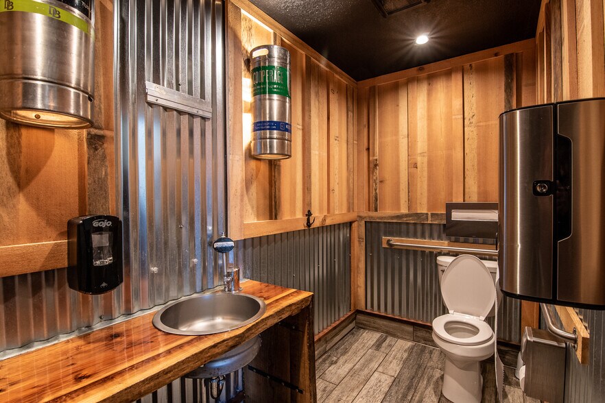 More Photos Of 810 Port Road, Point Arena Restaurant For Sale