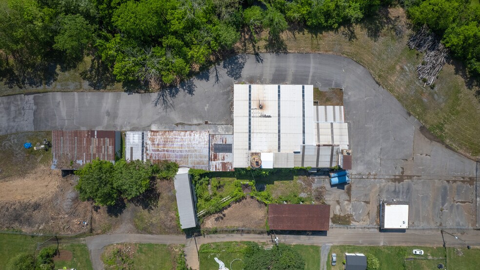 More Photos Of 111 E Mary St, Bristol Warehouse For Lease