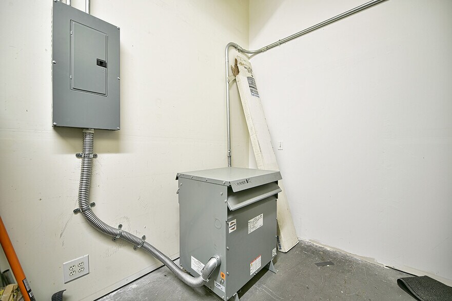 More Photos Of 1744 Forrest Way, Carson City Manufacturing For Sale