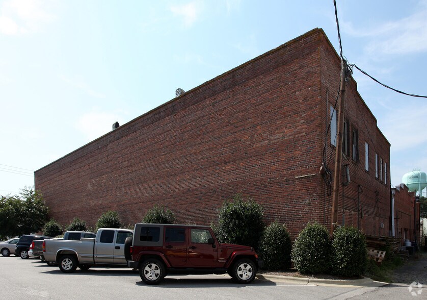 More Photos Of 116 W Vance St, Zebulon Warehouse For Sale
