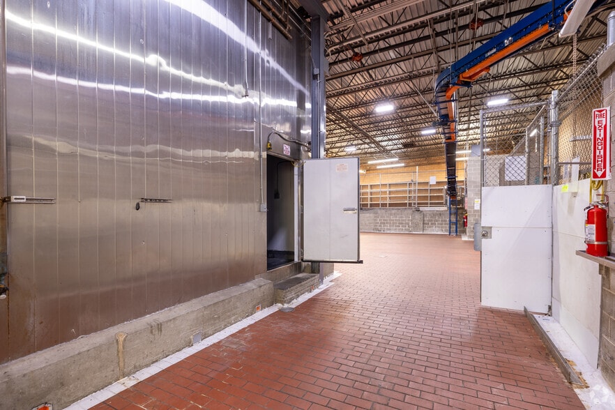 More Photos Of 609 10th St, Union City Industrial For Sale