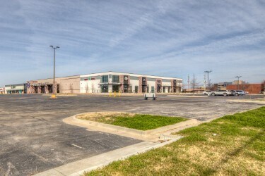 More Photos Of 3312 S Elm Pl, Broken Arrow Storefront For Sale