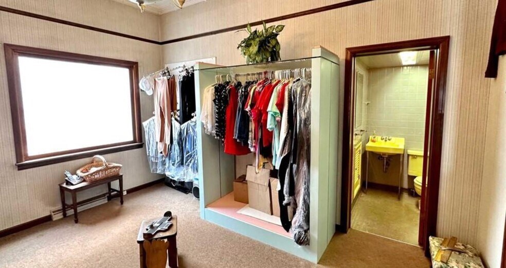 More Photos Of 40 E Genesee St, Auburn Storefront Retail Residential For Lease