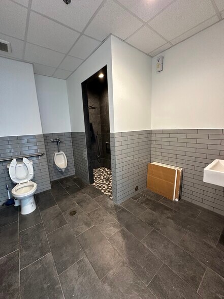 More Photos Of 6914 Brisbane Ct, Sugar Land Medical For Lease