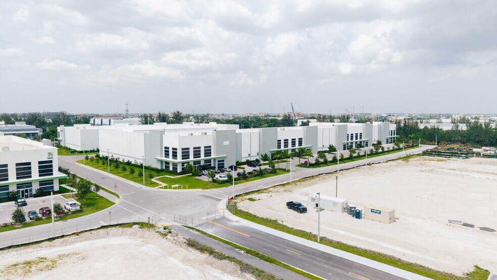 More Photos Of 8200 NW 88th St, Medley Warehouse For Lease