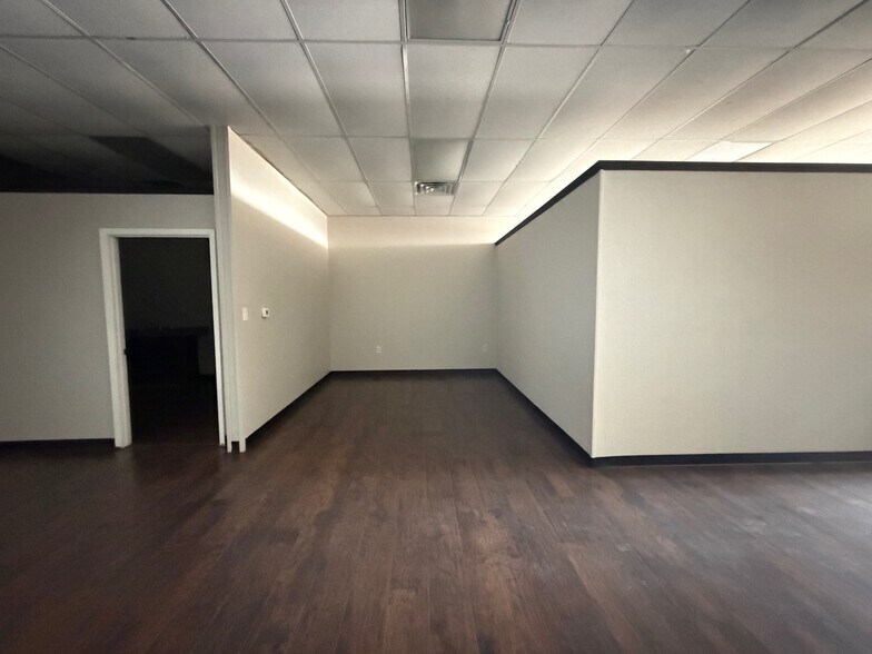 More Photos Of 700 S Main St, Andrews General Retail For Lease