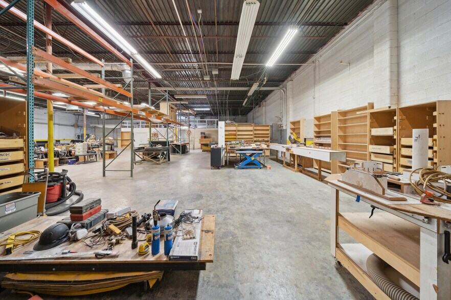 More Photos Of 4434-4437 S 74th Ave, Tulsa Warehouse For Sale