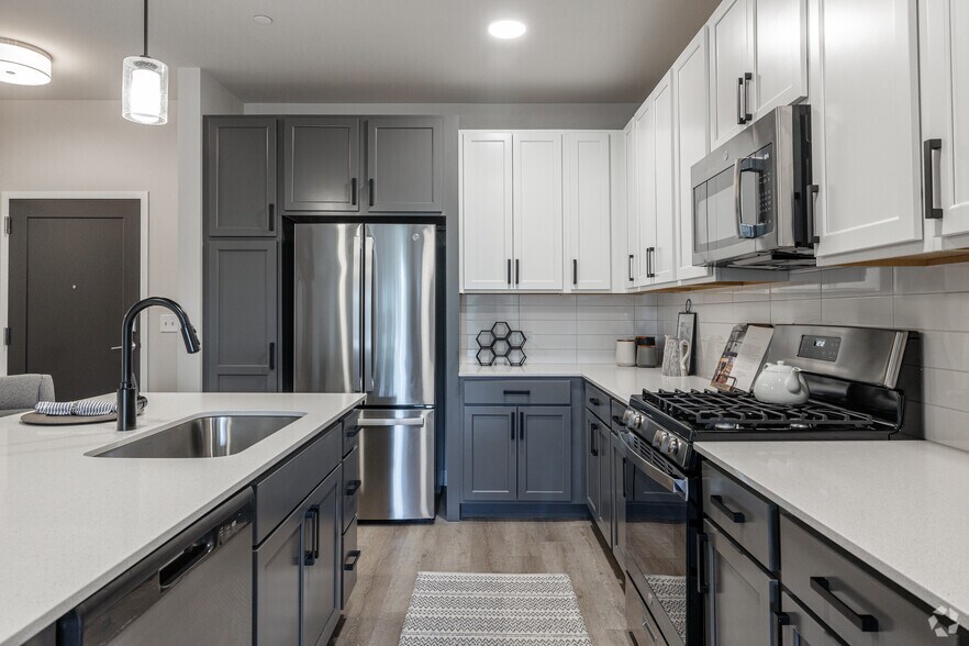More Photos Of 250 McHenry Rd, Buffalo Grove Apartments For Lease