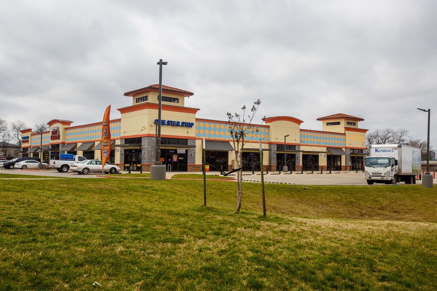 More Photos Of 513 W Jefferson St, Grand Prairie Unknown For Lease