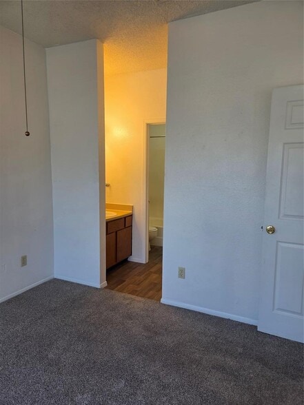 More Photos Of 2423 W Slaughter Ln, Austin Multifamily For Sale
