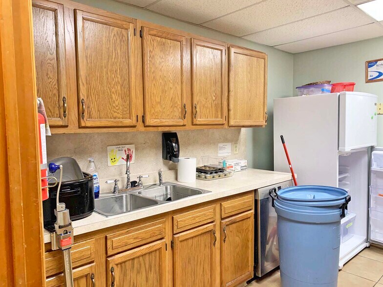 More Photos Of 18 Country Rd, Shavertown Medical For Sale
