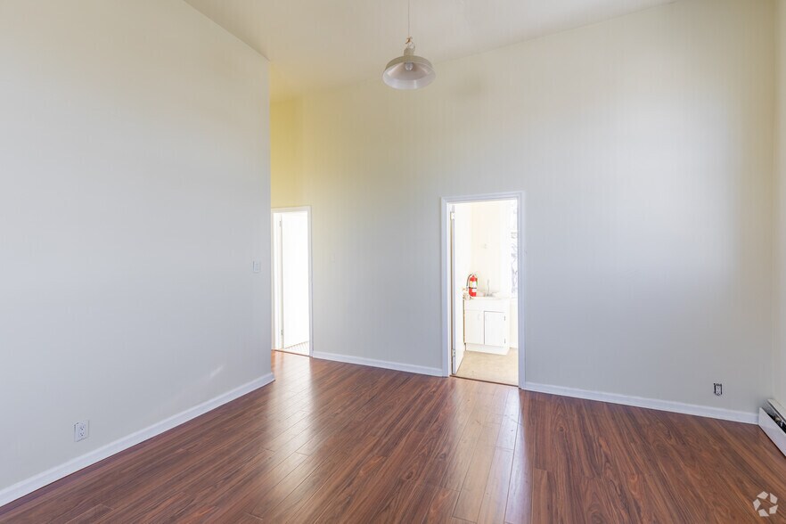 More Photos Of 217 Main St, Ossining Office Residential For Sale