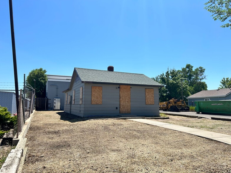 More Photos Of 6838 Lowell Blvd, Denver Warehouse For Sale