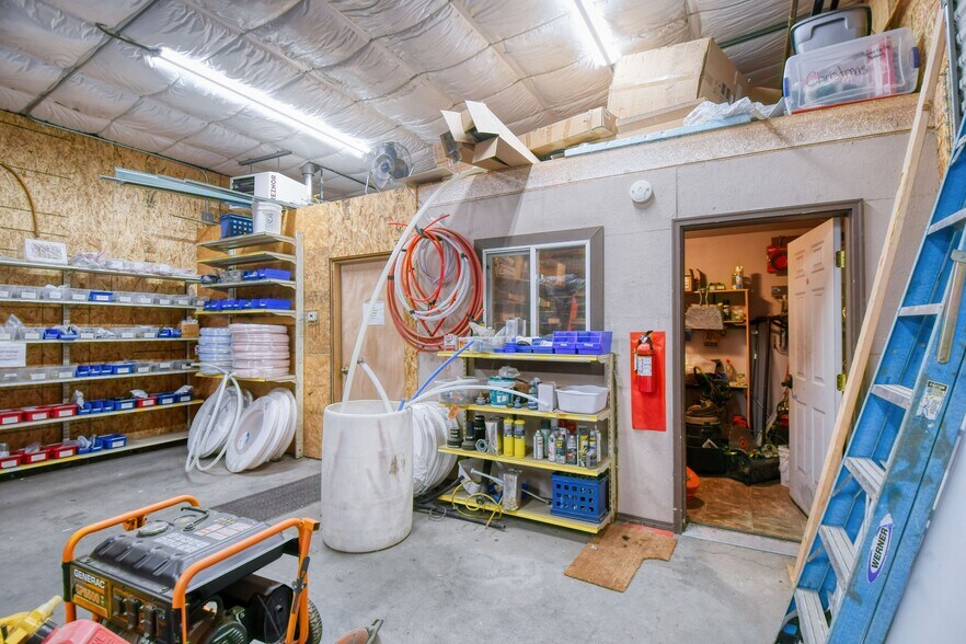 More Photos Of 818 Airport Rd, Pendleton Showroom For Sale