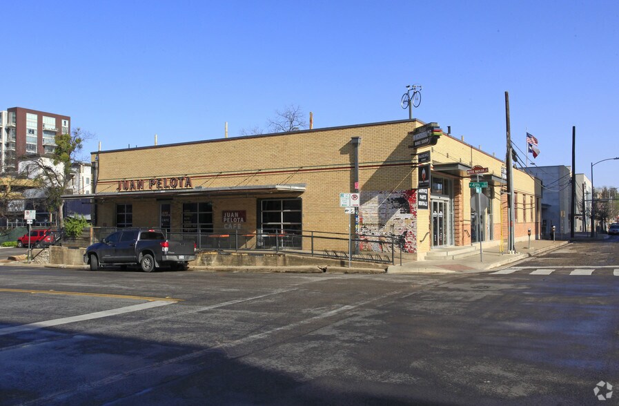 More Photos Of 400 Nueces St, Austin Freestanding For Lease