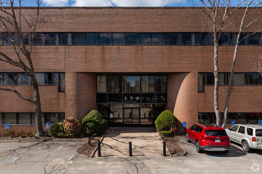 More Photos Of 275 Turnpike St, Canton Office For Lease