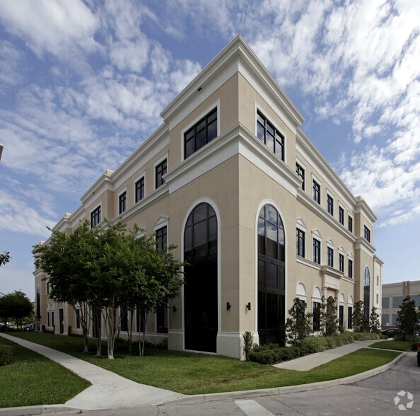 More Photos Of 4798 New Broad St, Orlando Unknown For Lease
