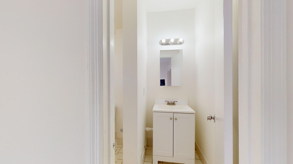 More Photos Of 828 Pennsylvania Ave, Miami Beach Apartments For Sale