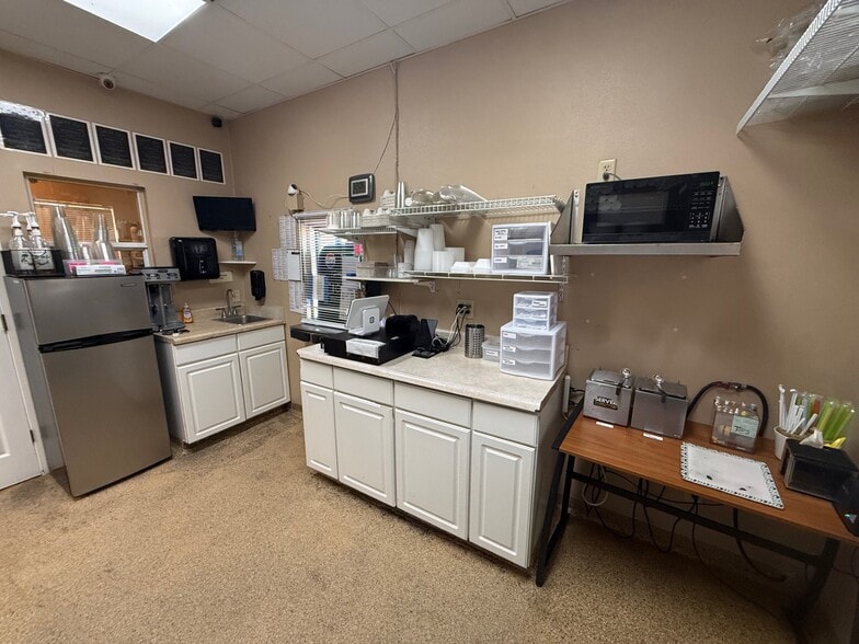 More Photos Of 2521 French Ave, Sanford Fast Food For Sale