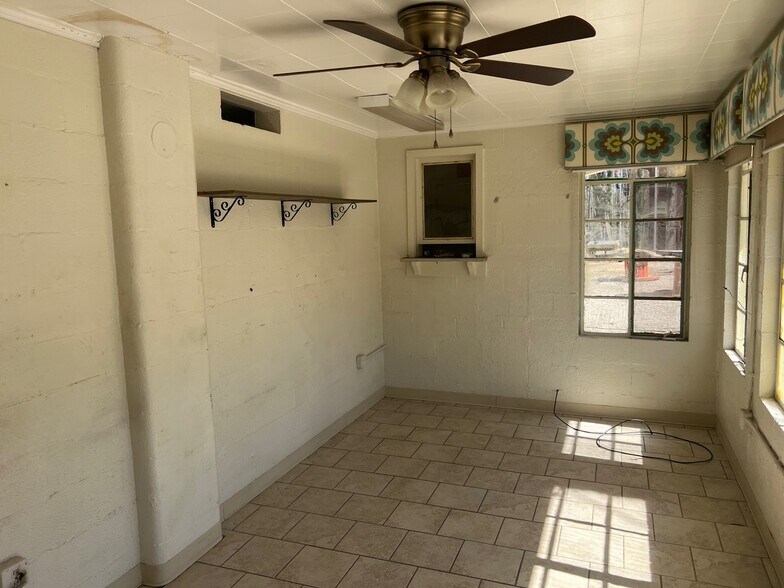 More Photos Of 1625 N US Highway 29, Salisbury Flex For Sale