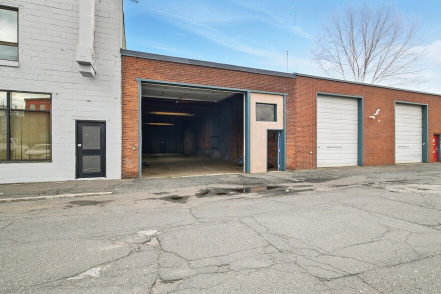 More Photos Of 420 Race St, Holyoke Warehouse For Lease