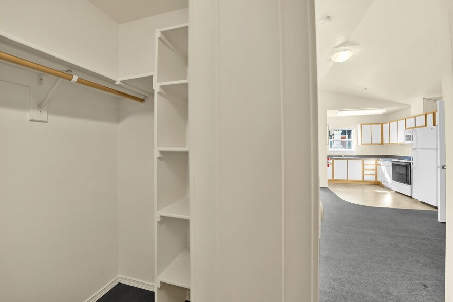 More Photos Of 2211 McKinney Ln, Lebanon Apartments For Sale