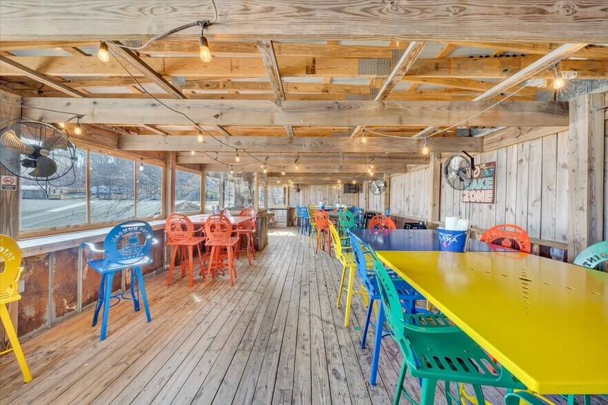 More Photos Of 2200 Old Salem School Rd, Union Hall Marina For Sale