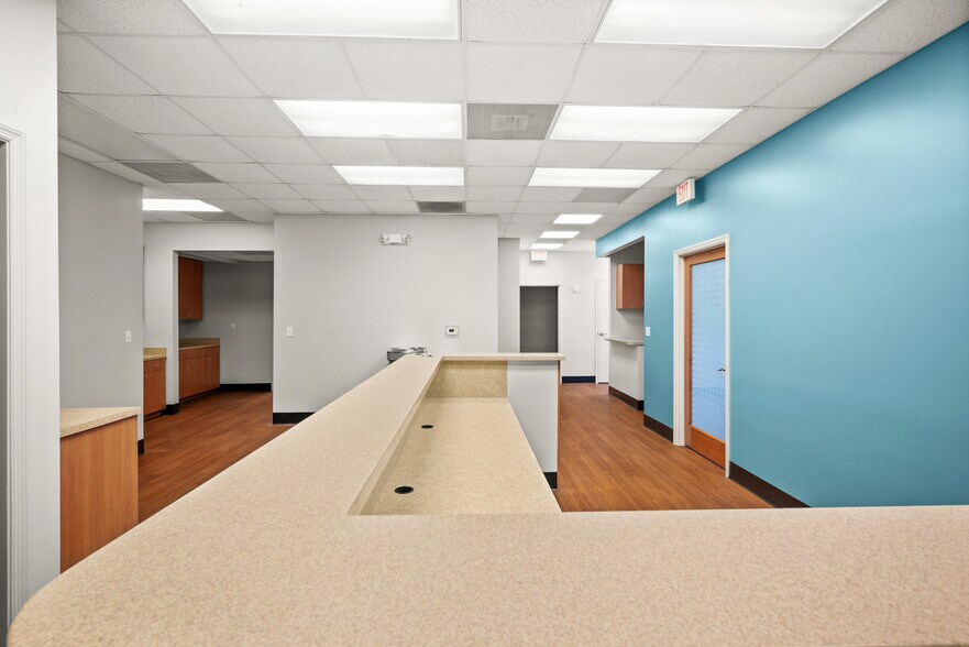 More Photos Of 13540 Walsingham Rd, Largo Medical For Sale