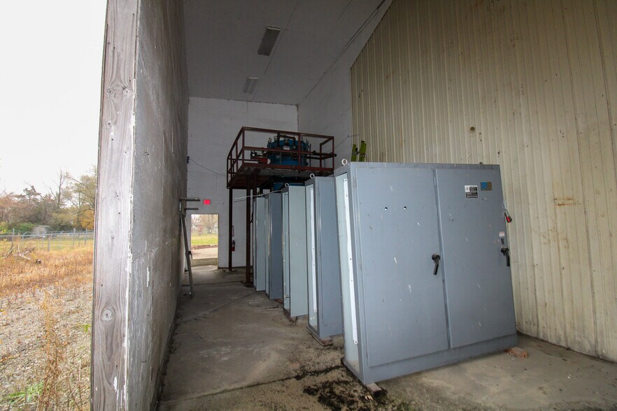 More Photos Of 7350 State Route 111, South Roxana Industrial For Sale