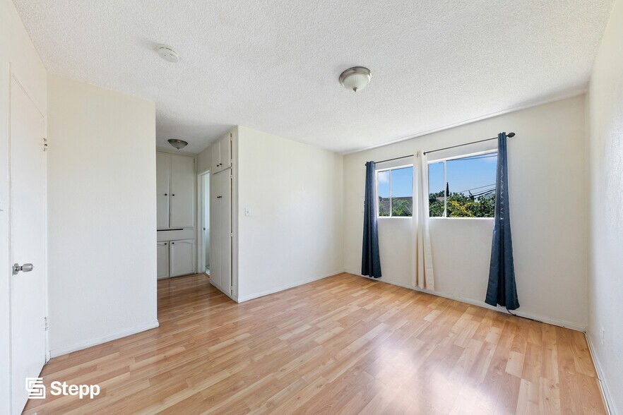 More Photos Of 1123 Cedar Ave, Long Beach Apartments For Sale