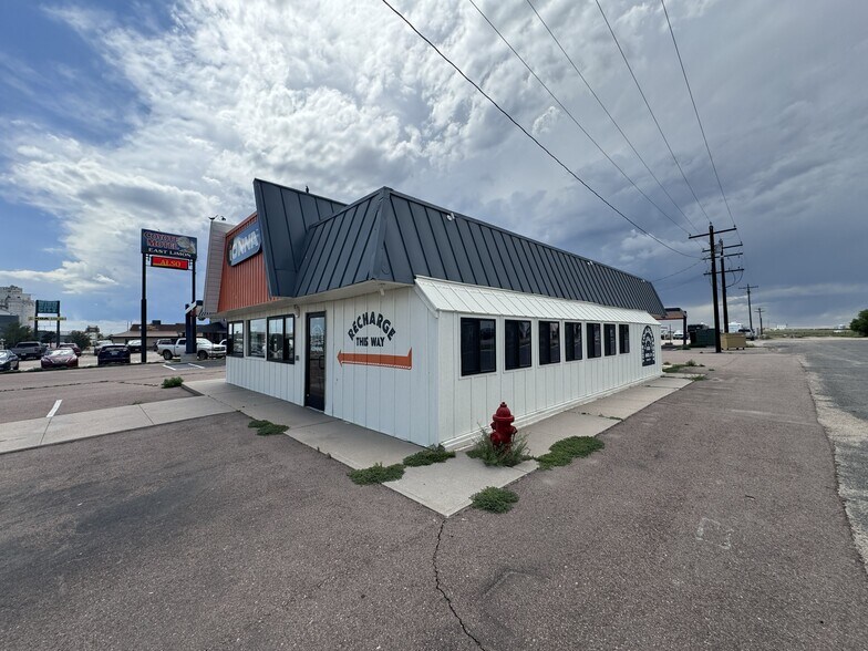 More Photos Of 290 Main St, Limon Restaurant For Lease