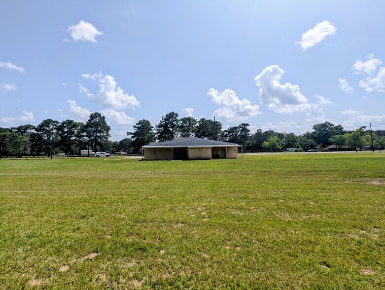 More Photos Of 5733 Highway 69 S, Kountze Freestanding For Sale
