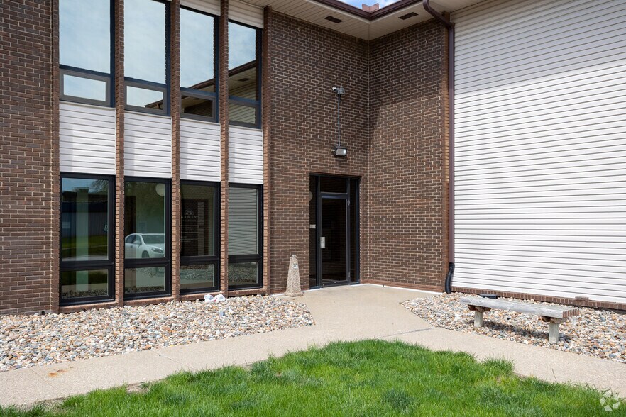 More Photos Of 110 SE Grant St, Ankeny Office For Sale