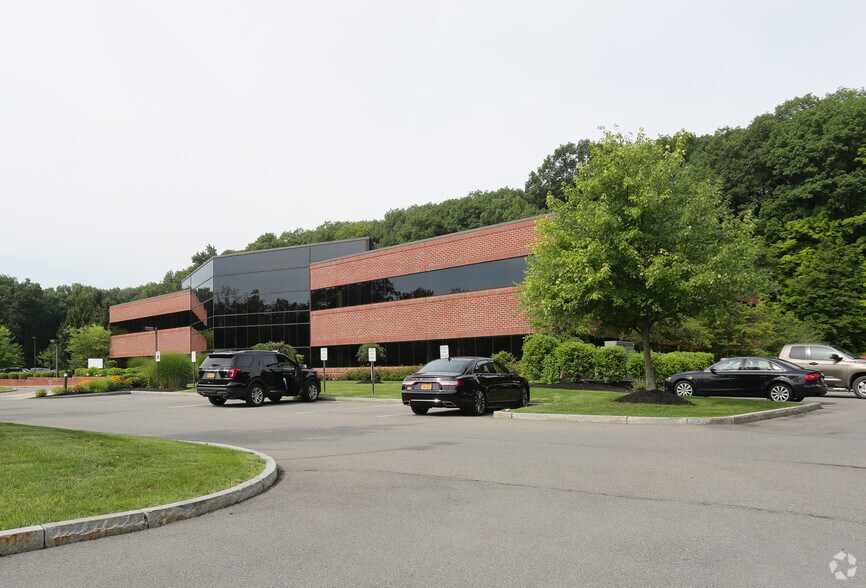 More Photos Of 9 Cornell Rd, Latham Office For Lease