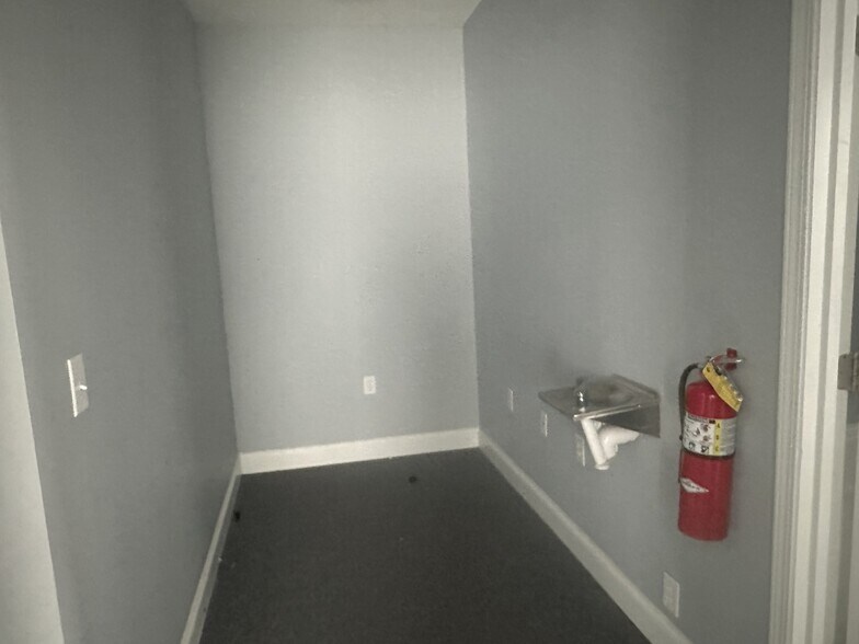 More Photos Of 405-407 Parker Ivey Dr, Greenville Medical For Lease