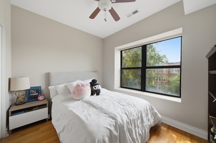 More Photos Of 1640-1642 W Fargo Ave, Chicago Apartments For Sale