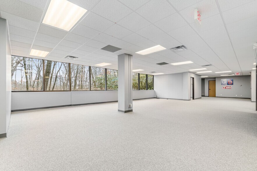 More Photos Of 150 E Wilson Bridge Rd, Worthington Office For Lease
