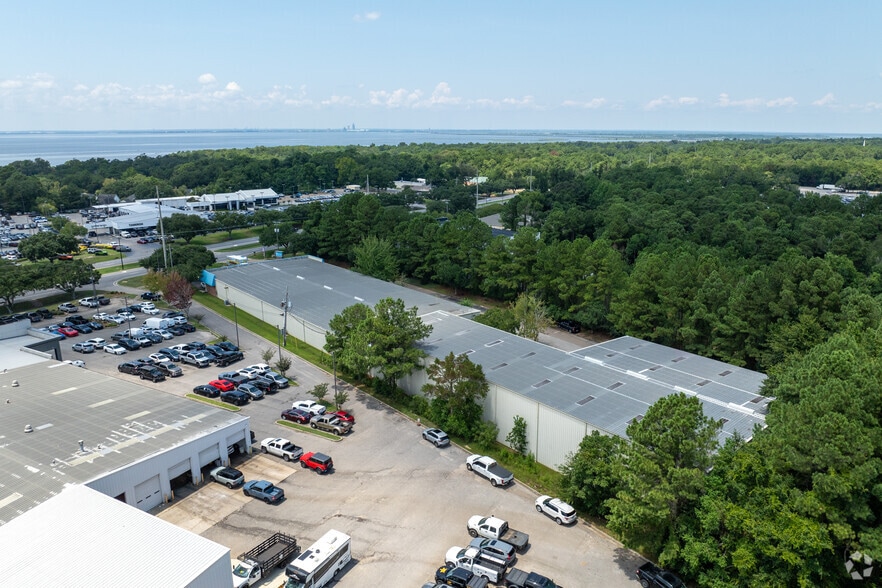 More Photos Of 27220 Us Highway 98, Daphne Showroom For Sale