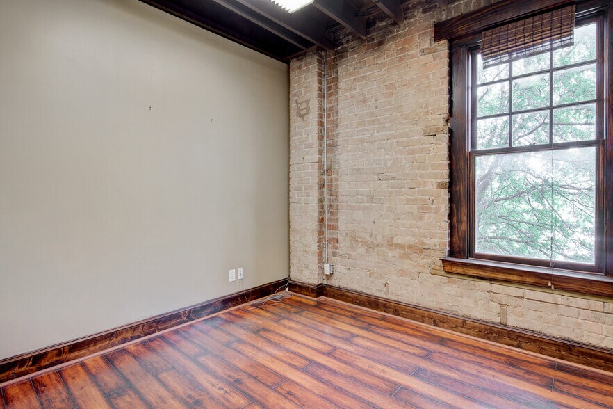 More Photos Of 1200 W Magnolia Ave, Fort Worth Office For Lease