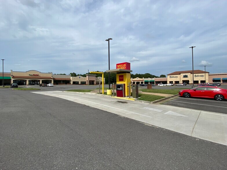 More Photos Of 2410 Cleveland Hwy, Dalton Unknown For Lease