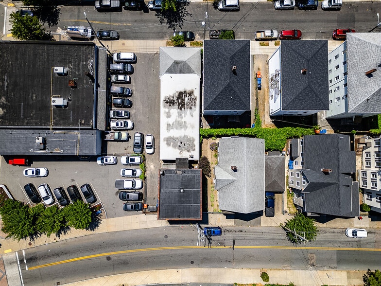 More Photos Of 272 Sawyer St, New Bedford Apartments For Sale