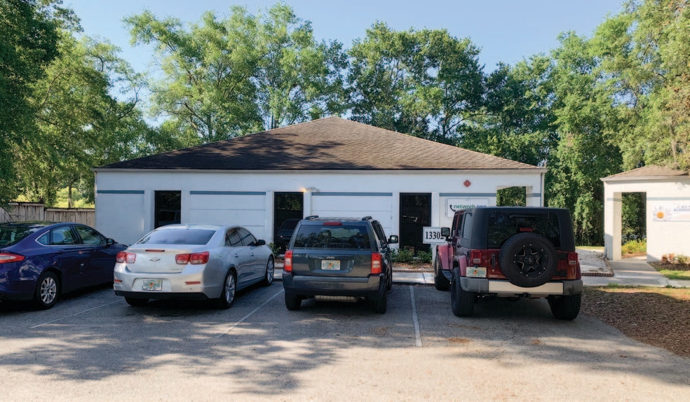 More Photos Of 13302 Winding Oak Ct, Tampa Medical For Sale