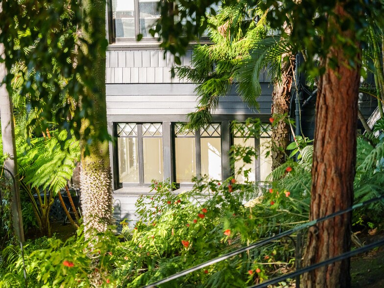 More Photos Of 1908 Hillcrest Rd, Los Angeles Apartments For Sale